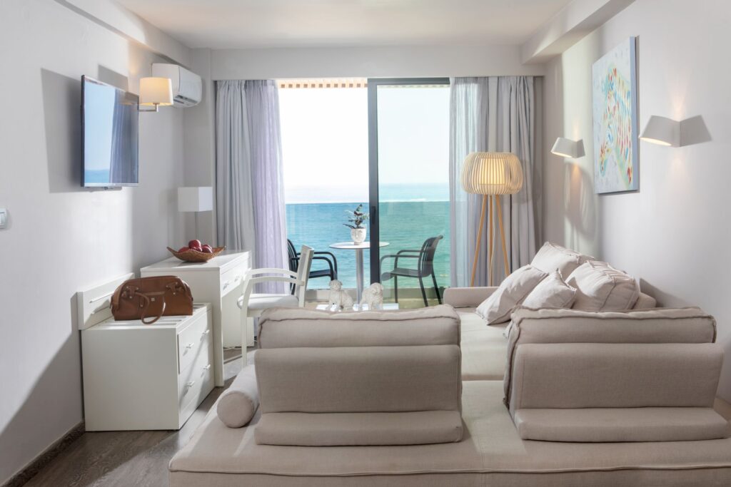 Deluxe One Bedroom Suite sea view