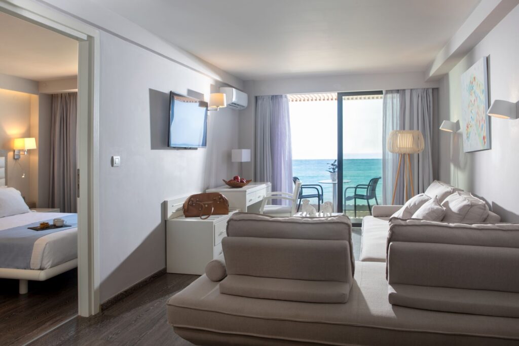 Deluxe One Bedroom Suite sea view