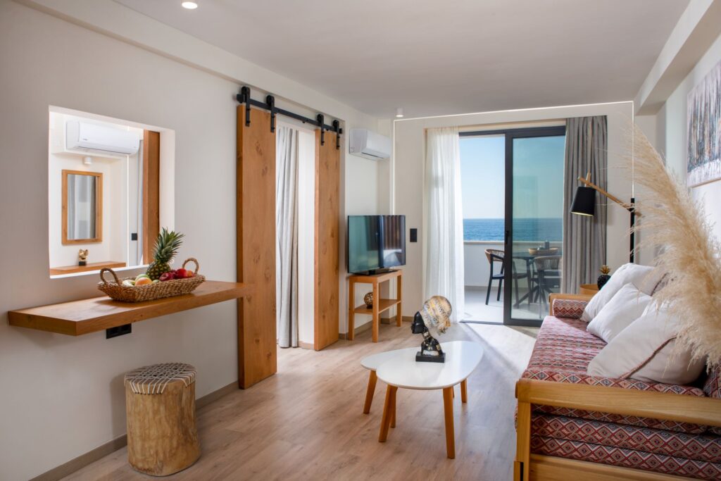 Deluxe Suite Sea View With Outdoor Jacuzzi