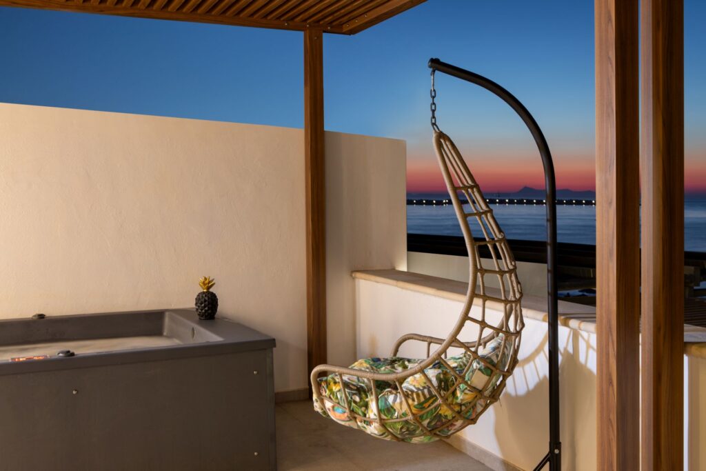 Deluxe Suite Sea View With Outdoor Jacuzzi